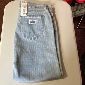 Levi Strauss Lightly Stripped Jeans NEW WITH TAGS